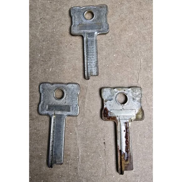 (3) Vtg Old Ornate INDEPENDENT LOCK CO ILCO Blank Keys Fitchburg Mass USA #11 - Picture 1 of 5